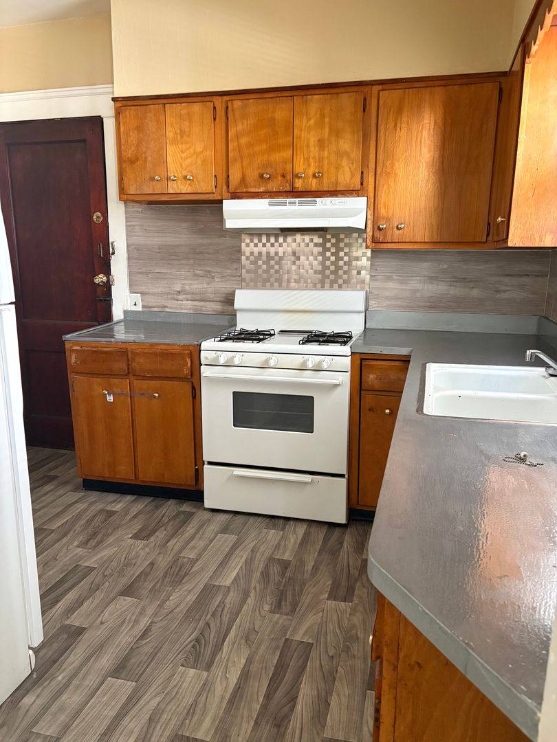Apartment for rent at 9118 Yale Ave, Cleveland, OH 44108