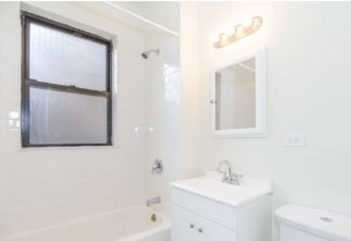 Apartment for rent at 4815-4825 N Albany Ave, Chicago, IL 60625