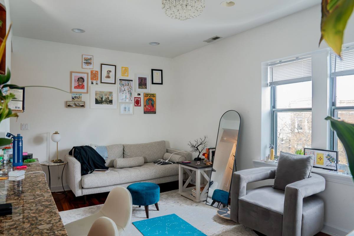 Condo for rent at 3001-3009 W Gunnison St, Chicago, IL 60625