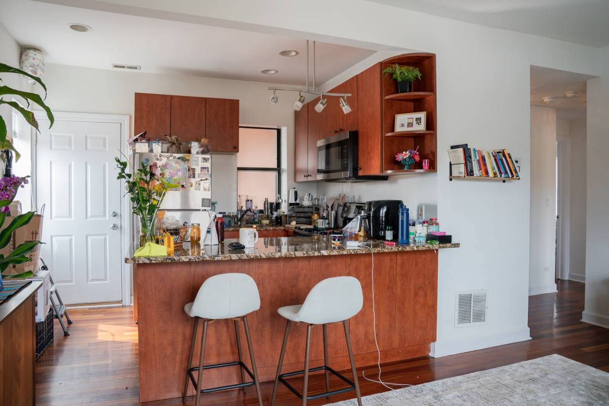 Condo for rent at 3001-3009 W Gunnison St, Chicago, IL 60625