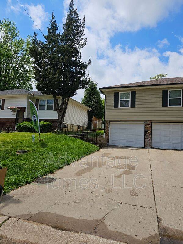 Apartment for rent at 3212 N 68th St, Kansas City, KS 66109