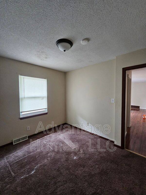 Apartment for rent at 3212 N 68th St, Kansas City, KS 66109
