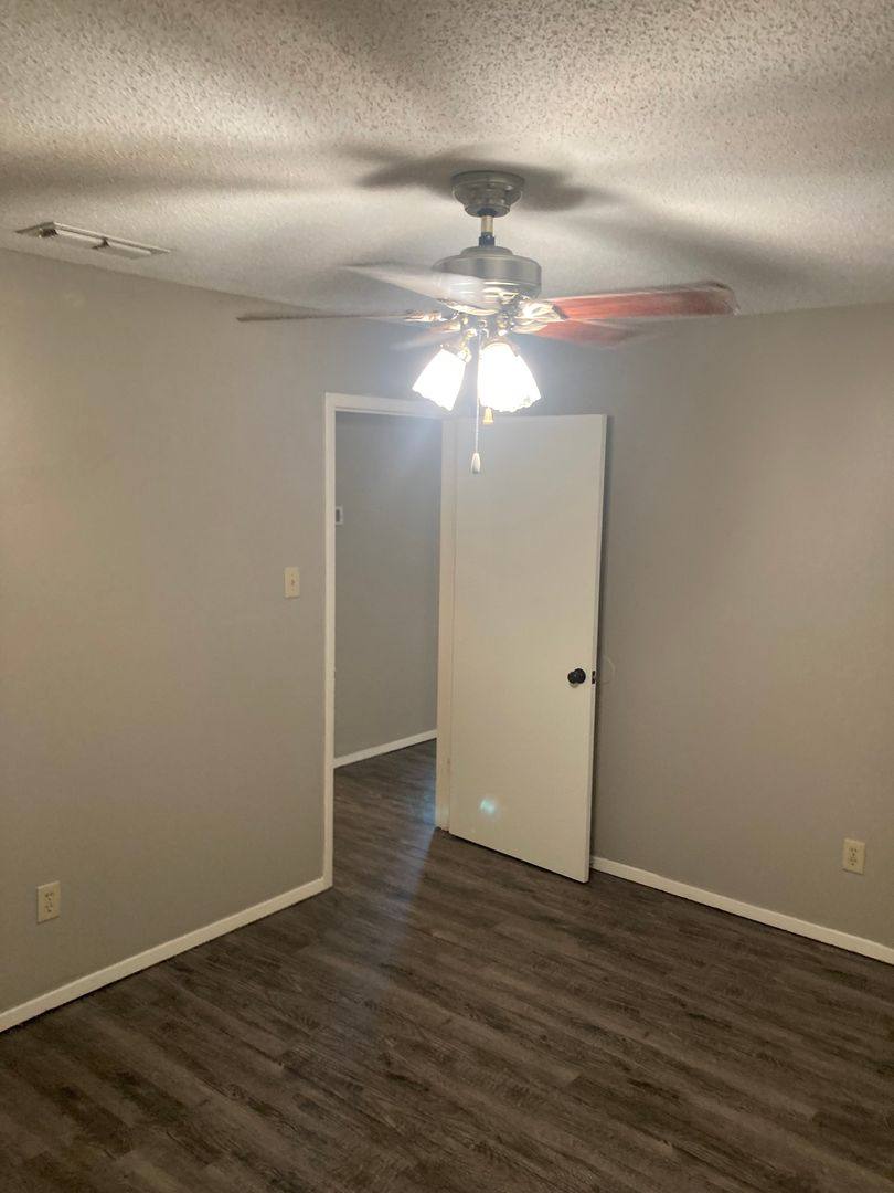 Apartment for rent at 124 126 Jester, Longview, TX 75604