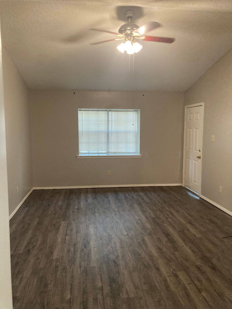 Apartment for rent at 124 126 Jester, Longview, TX 75604