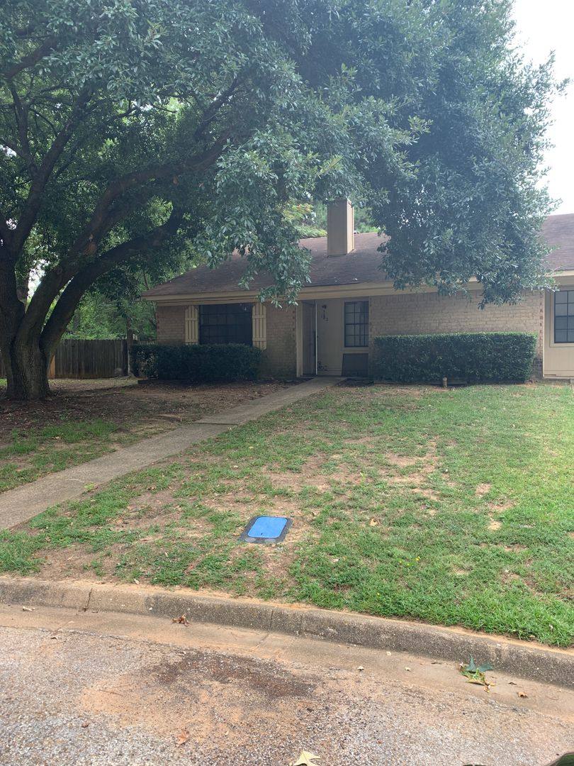 Apartment for rent at 124 126 Jester, Longview, TX 75604