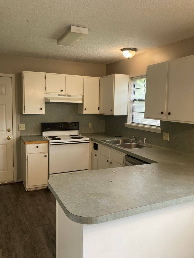 Apartment for rent at 124 126 Jester, Longview, TX 75604