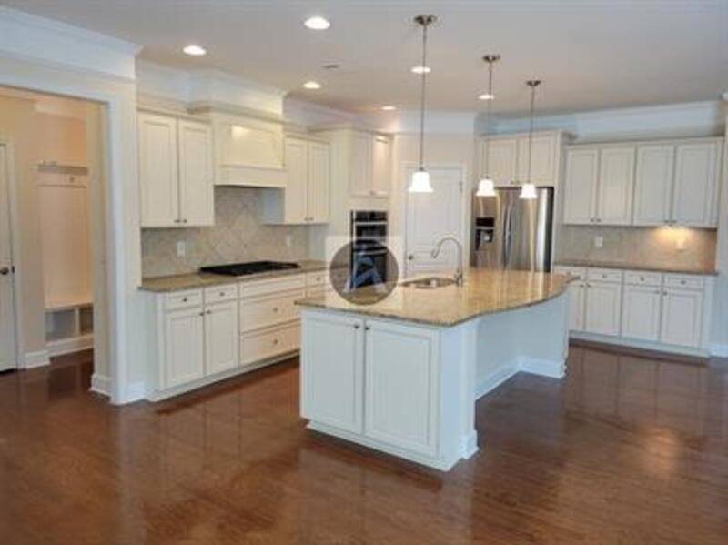 House for rent at 1008 Applegate Dr, Roswell, GA 30076