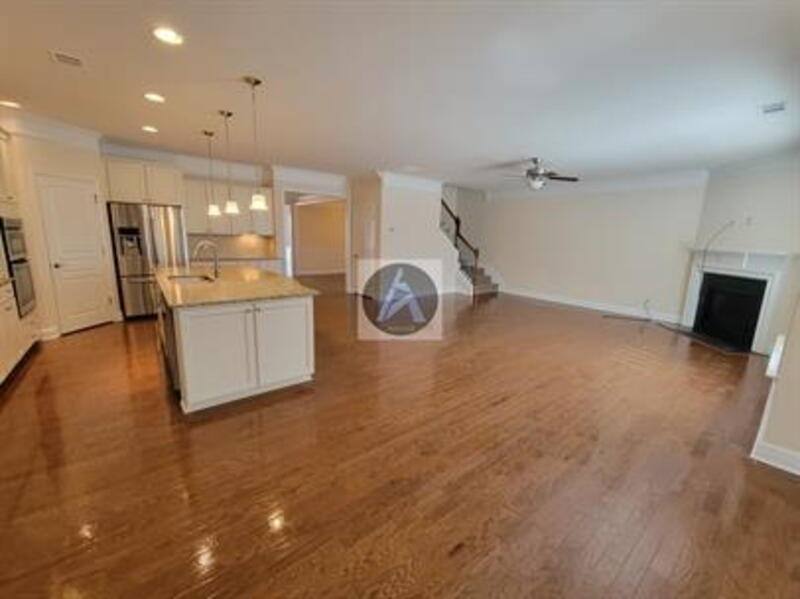 House for rent at 1008 Applegate Dr, Roswell, GA 30076