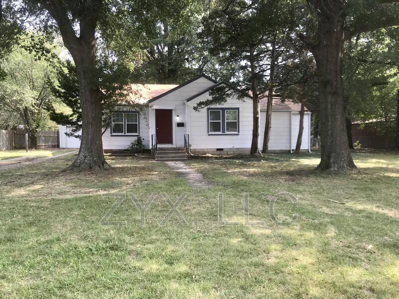 House for rent at 412 N 34th St, Muskogee, OK 74401