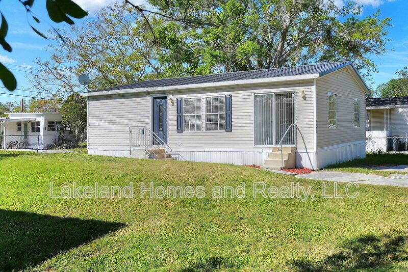House for rent at 3321 Peachtree Hill Rd, Lakeland, FL 33801