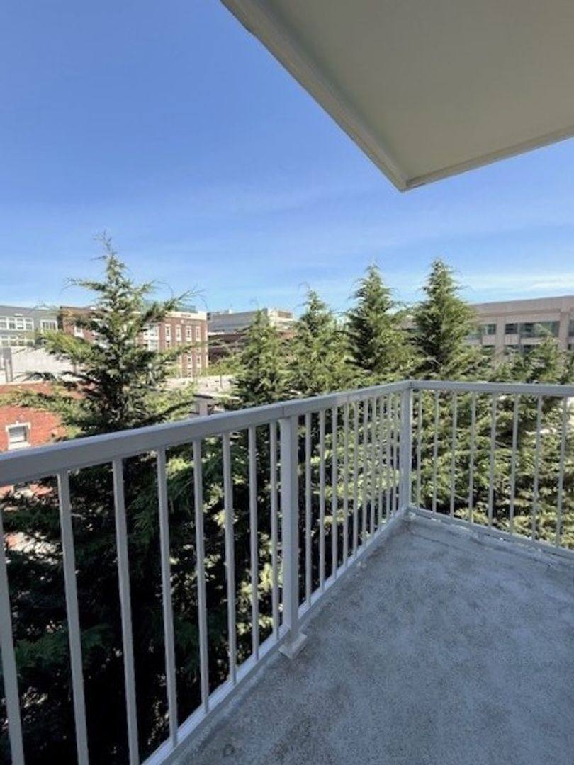 Apartment for rent at 404 Terry Ave, Seattle, WA 98104