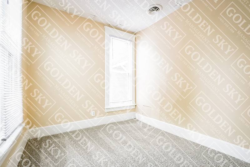 House for rent at 907 S Beacon St, Muncie, IN 47302