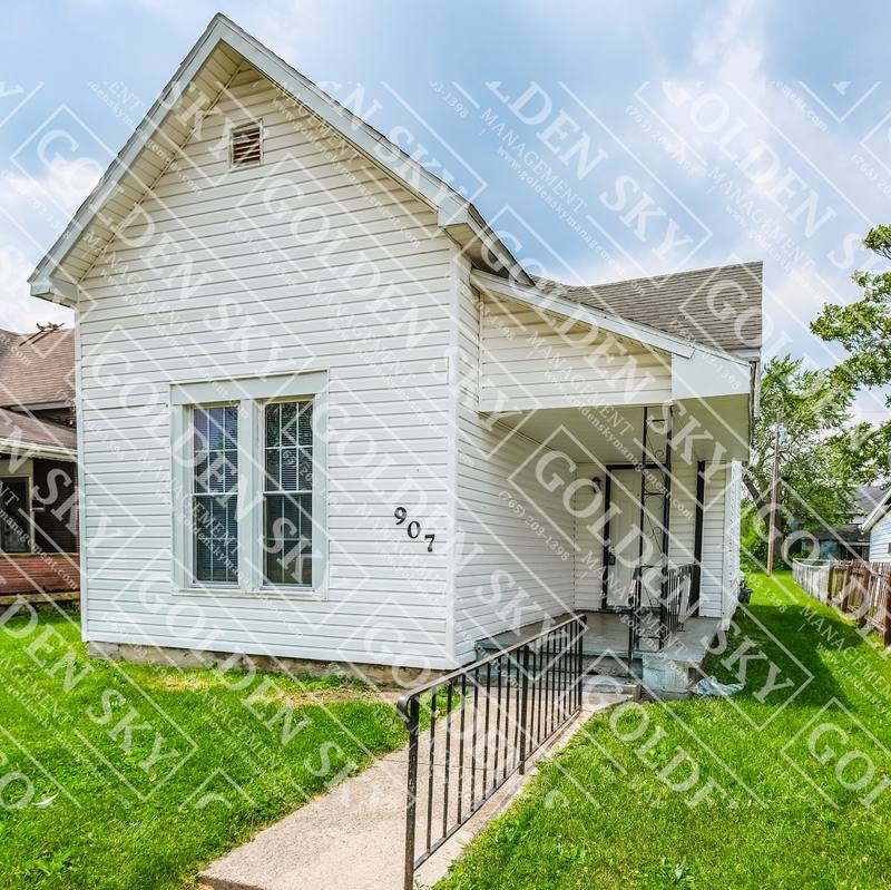 House for rent at 907 S Beacon St, Muncie, IN 47302