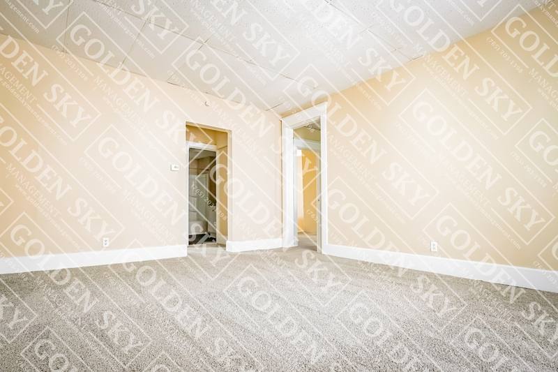House for rent at 907 S Beacon St, Muncie, IN 47302