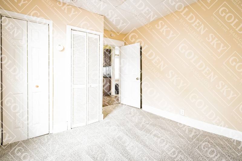 House for rent at 907 S Beacon St, Muncie, IN 47302