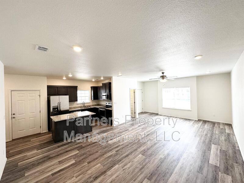 Apartment for rent at 875 S Amarillo Ave #2, Fayetteville, AR 72704
