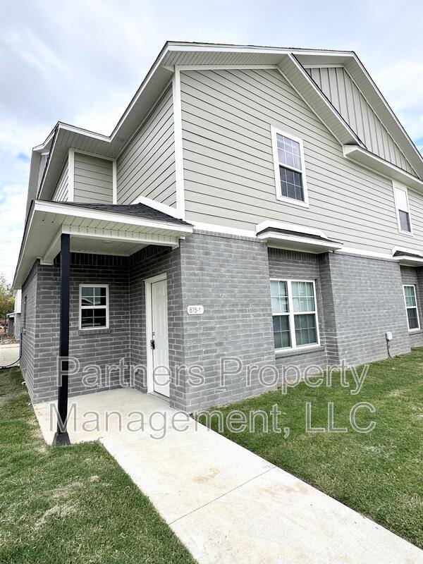 Apartment for rent at 875 S Amarillo Ave #2, Fayetteville, AR 72704