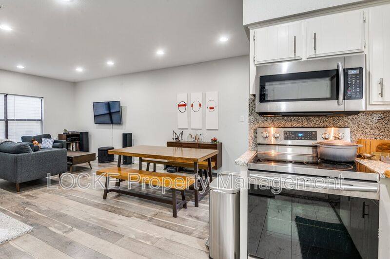 House for rent at 2728 Reagan St #202, Dallas, TX 75219