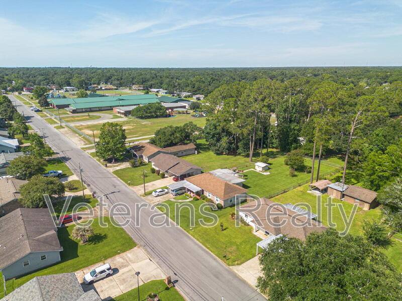 House for rent at 129 Quarles St, Long Beach, MS 39560