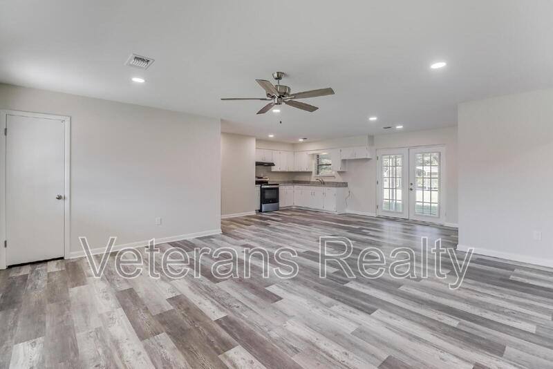 House for rent at 129 Quarles St, Long Beach, MS 39560