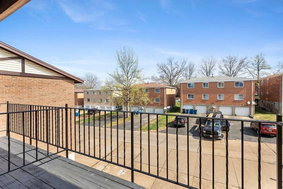 Apartment for rent at 10017-10021 Rodium Dr, Saint Louis, MO 63123