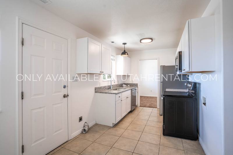 Apartment for rent at 2051 S State St, Provo, UT 84606