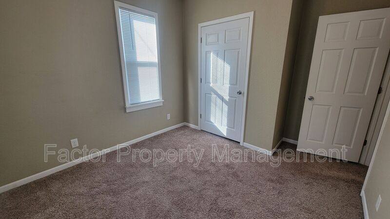 Apartment for rent at 730 N Broad St, Mankato, MN 56001
