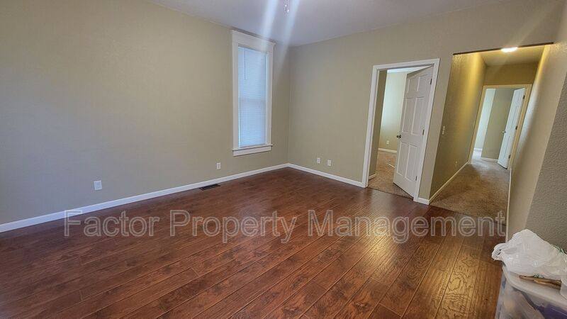 Apartment for rent at 730 N Broad St, Mankato, MN 56001