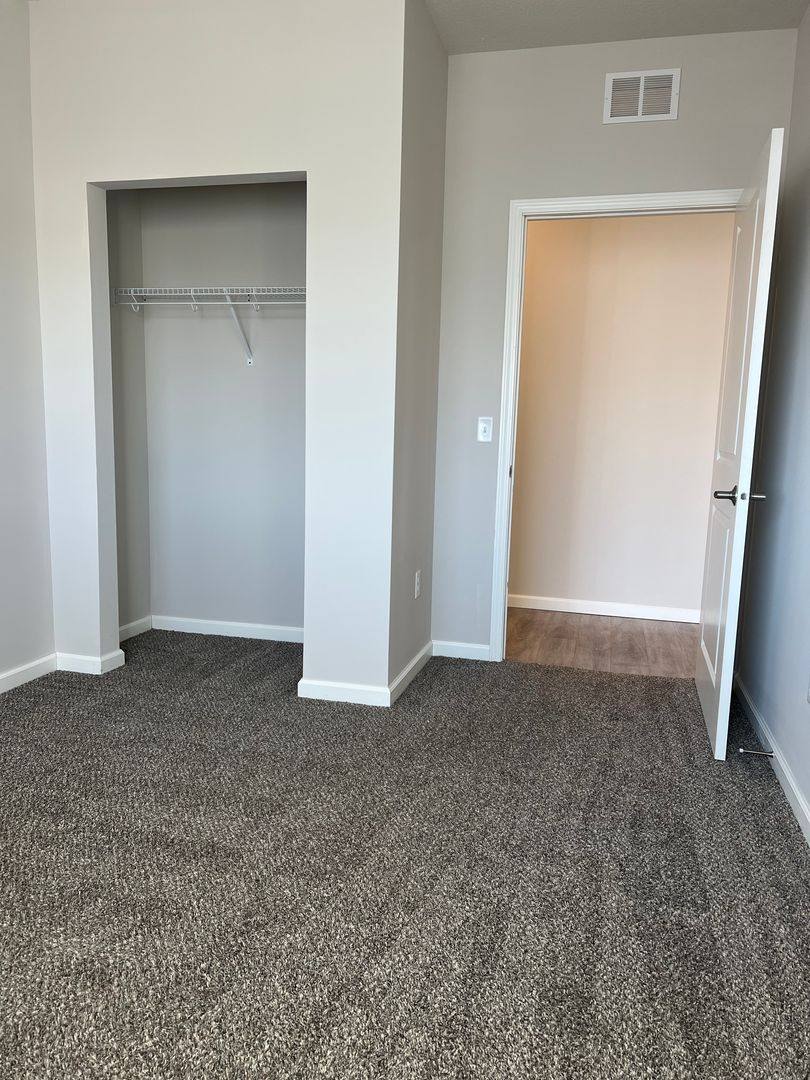 Apartment for rent at 2010 Prairie Rose Dr, Mankato, MN 56001