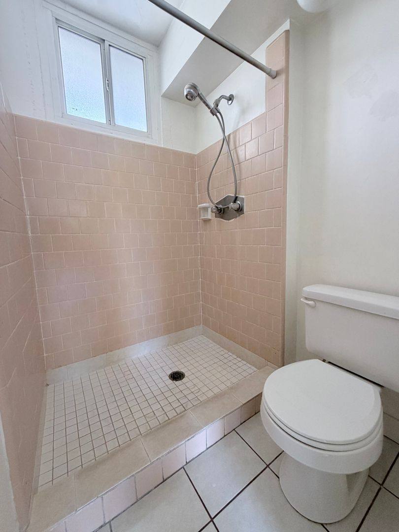 Apartment for rent at 445 Kalaimoku St, Honolulu, HI 96815