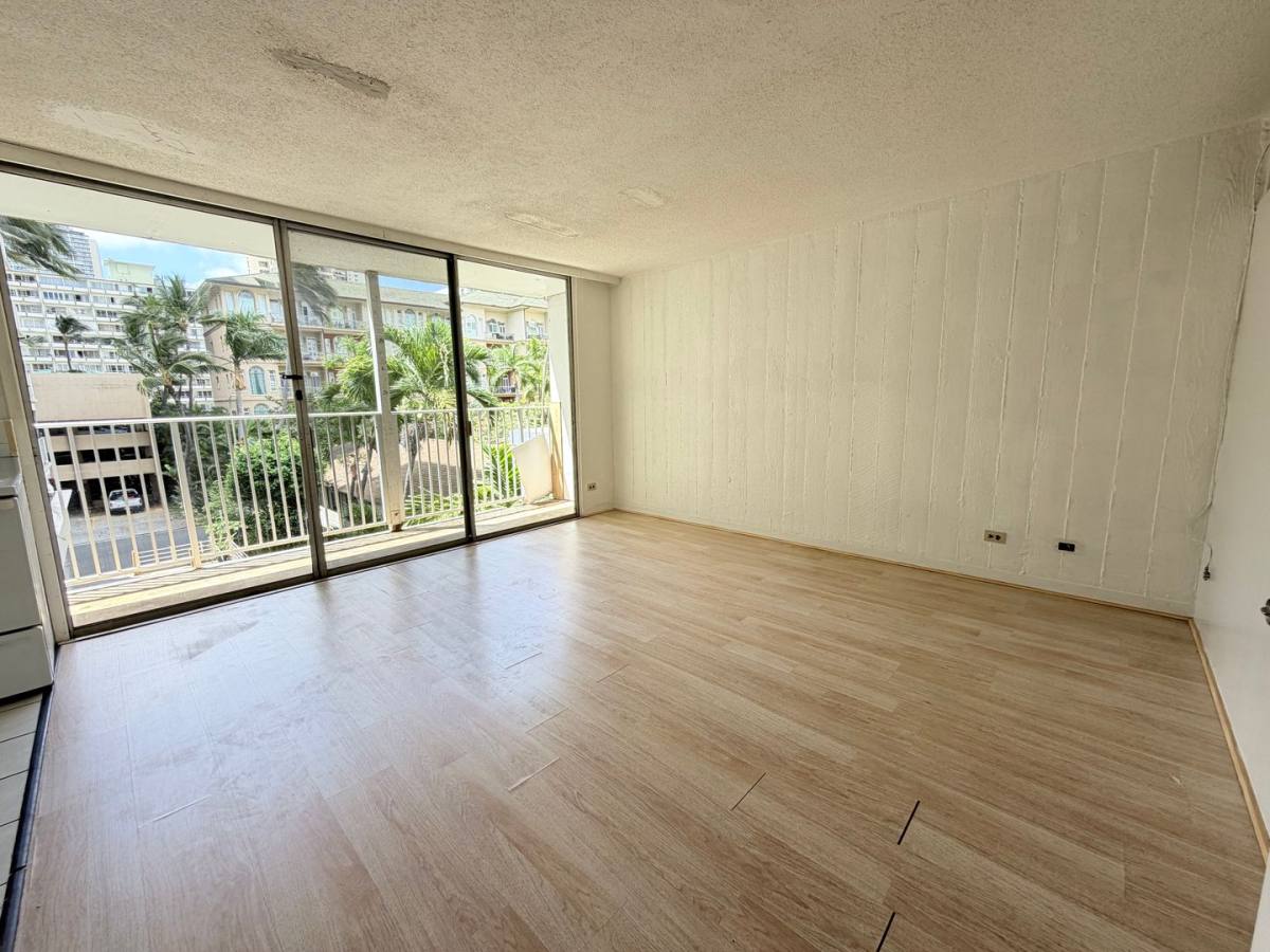 Apartment for rent at 445 Kalaimoku St, Honolulu, HI 96815