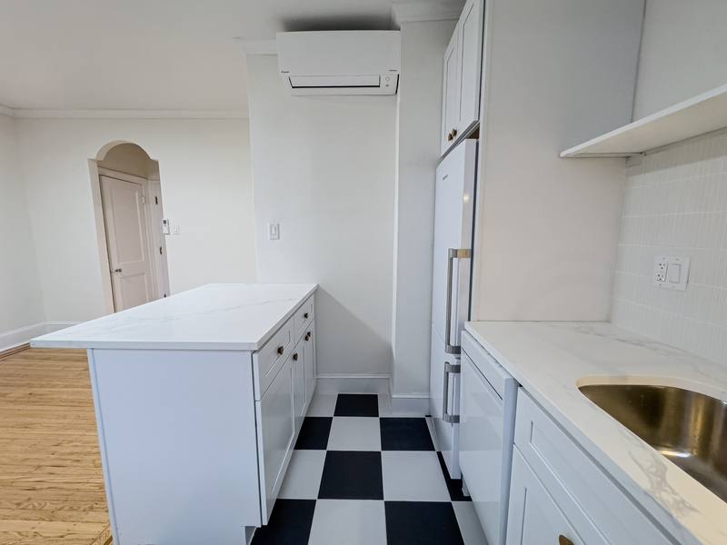 Townhouse for rent at 1221 N Franklin St #3F, Philadelphia, PA 19122
