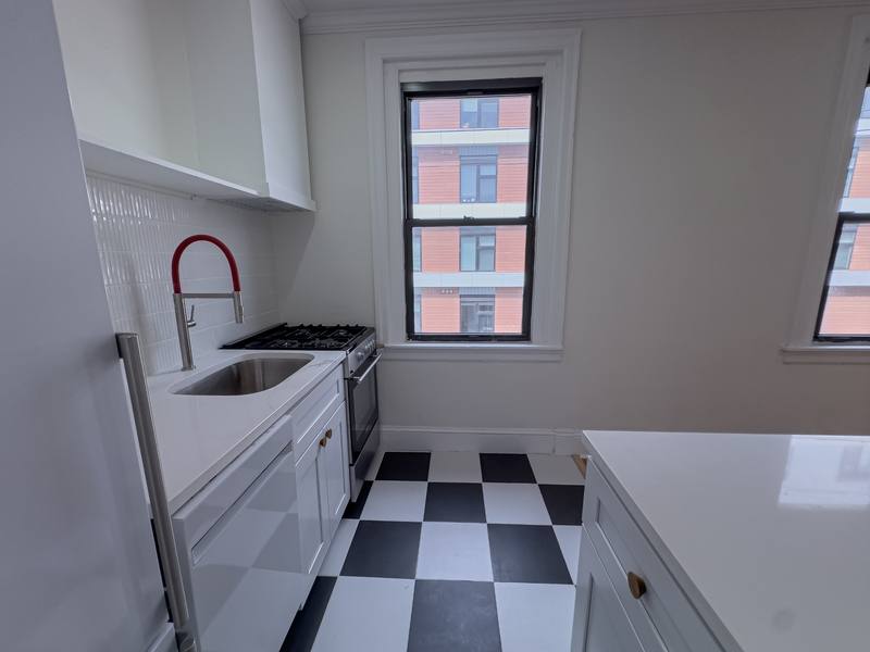 Townhouse for rent at 1221 N Franklin St #3F, Philadelphia, PA 19122