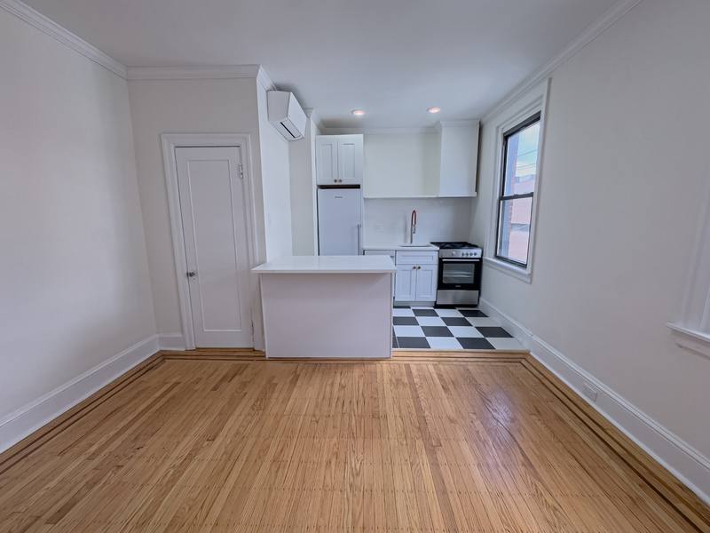 Townhouse for rent at 1221 N Franklin St #3F, Philadelphia, PA 19122