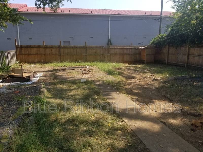 House for rent at 2806 E 5th Ave, Knoxville, TN 37914