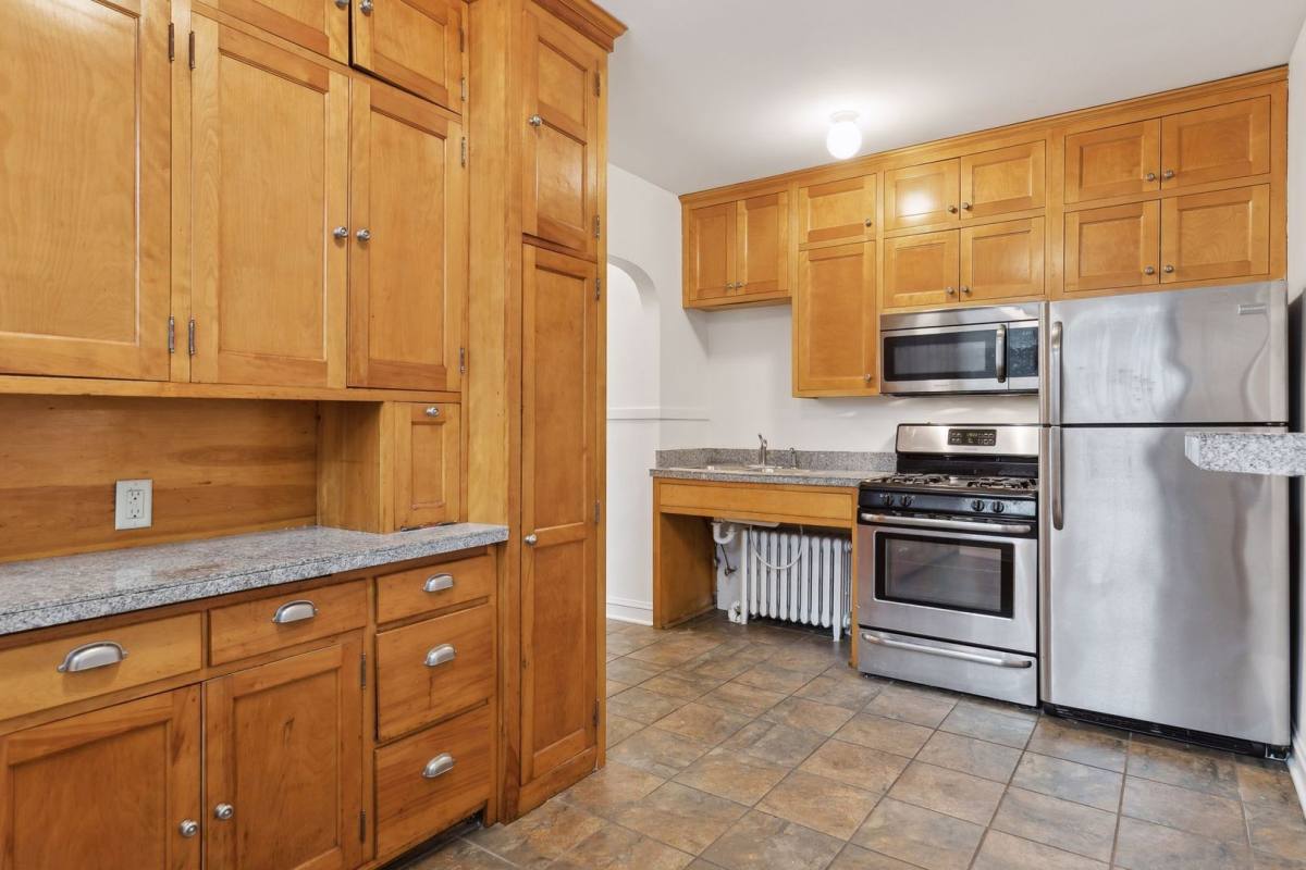 Apartment for rent at 4652 Chicago Ave S, Minneapolis, MN 55407