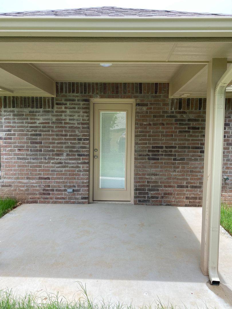House for rent at 1322 E Cavanaugh St, El Reno, OK 73036
