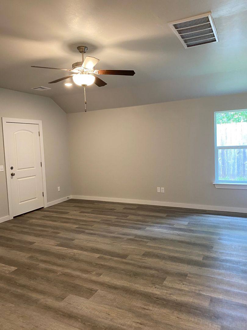 House for rent at 1322 E Cavanaugh St, El Reno, OK 73036