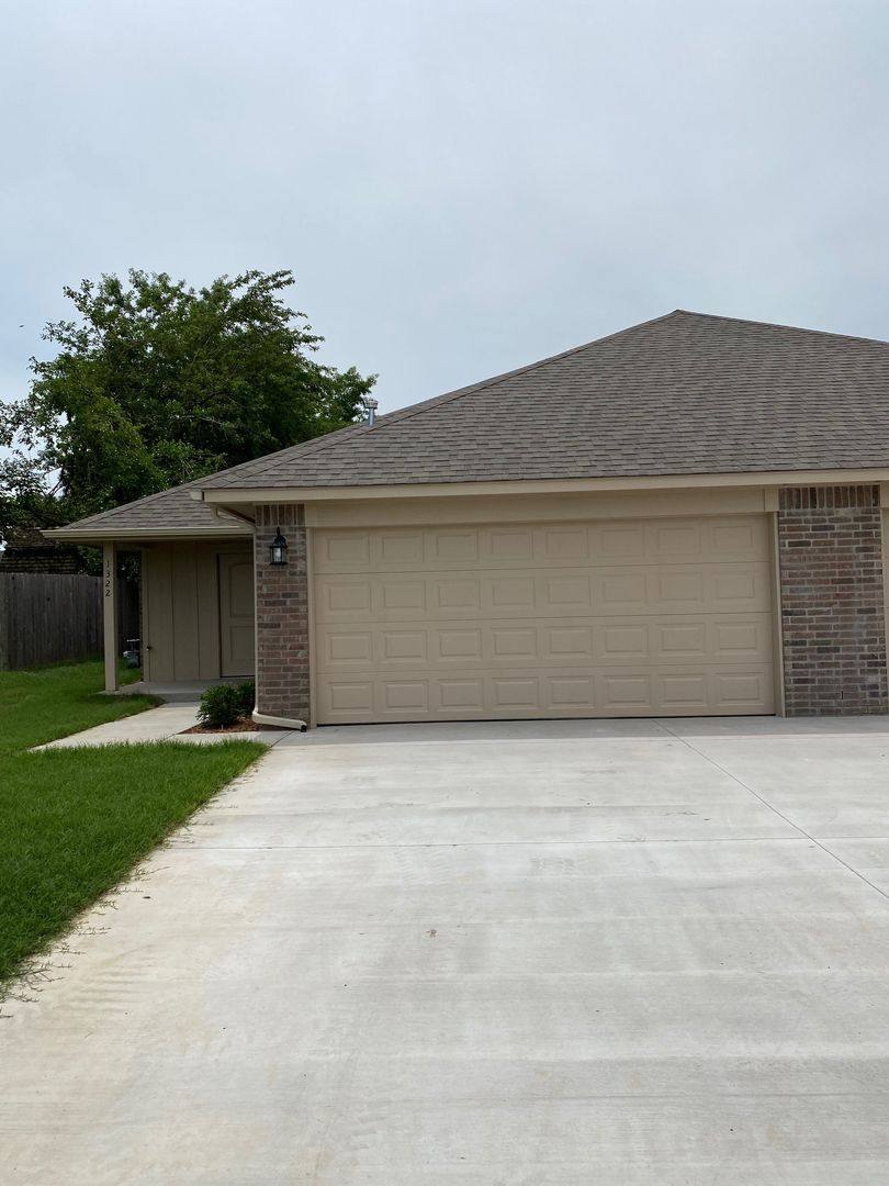 House for rent at 1322 E Cavanaugh St, El Reno, OK 73036