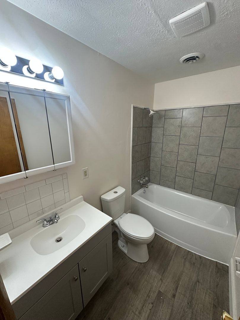 Apartment for rent at 3505 Elm St, Parkersburg, WV 26104