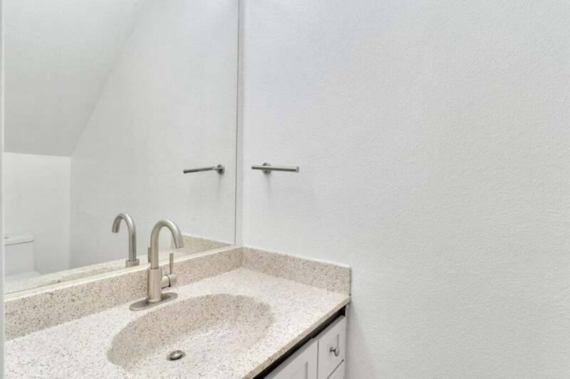 Townhouse for rent at 34 Lakeview Circle, Cathedral City, CA 92234