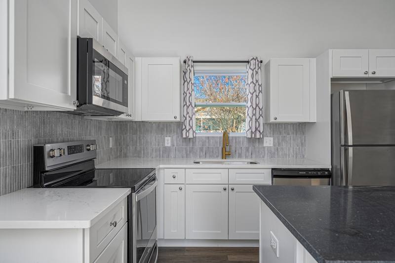 Apartment for rent at 637 E Anderson St, Savannah, GA 31401