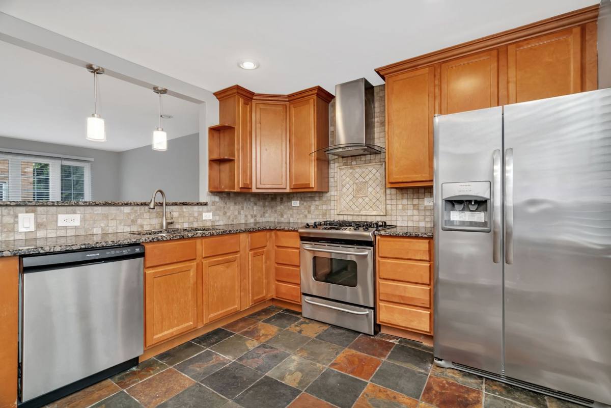 Townhouse for rent at 13-15 S Waiola Ave, La Grange, IL 60525