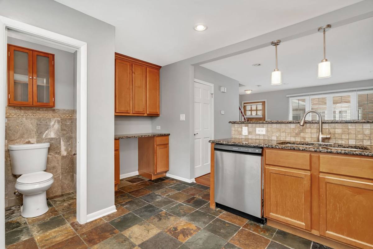 Townhouse for rent at 13-15 S Waiola Ave, La Grange, IL 60525