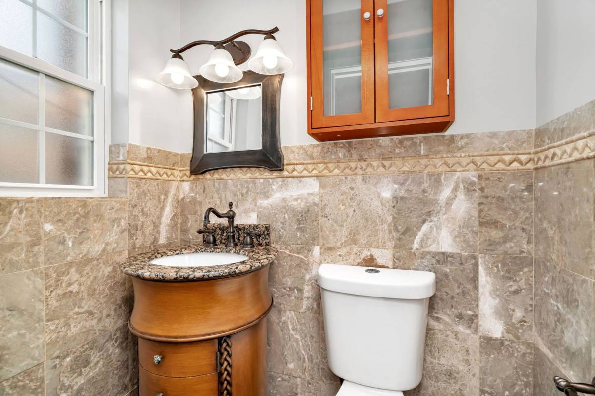 Townhouse for rent at 13-15 S Waiola Ave, La Grange, IL 60525