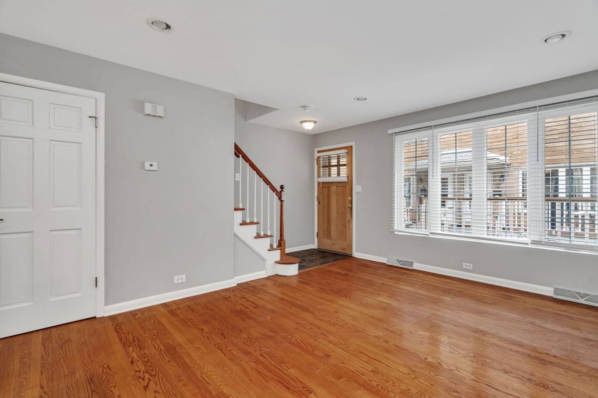 Townhouse for rent at 13-15 S Waiola Ave, La Grange, IL 60525