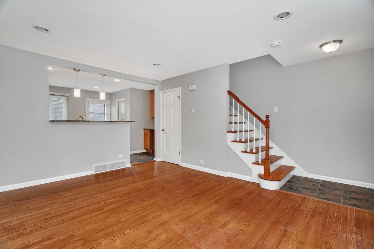 Townhouse for rent at 13-15 S Waiola Ave, La Grange, IL 60525