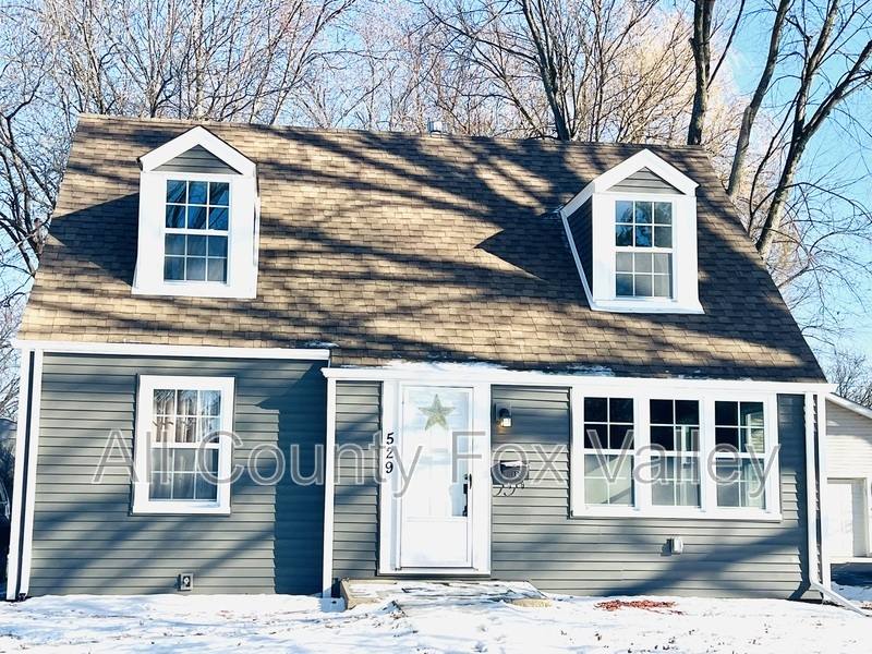 House for rent at 529 Miller Dr, Elgin, IL 60123