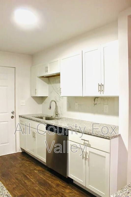House for rent at 529 Miller Dr, Elgin, IL 60123