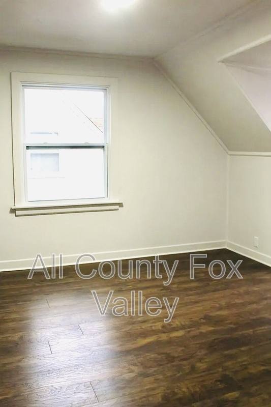 House for rent at 529 Miller Dr, Elgin, IL 60123
